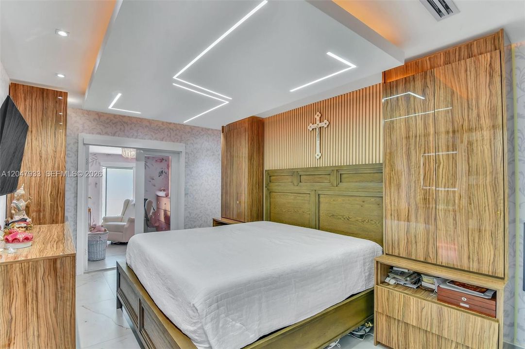 En Venta: $669,999 (3 camas, 2 baños, 1056 Pies cuadrados)