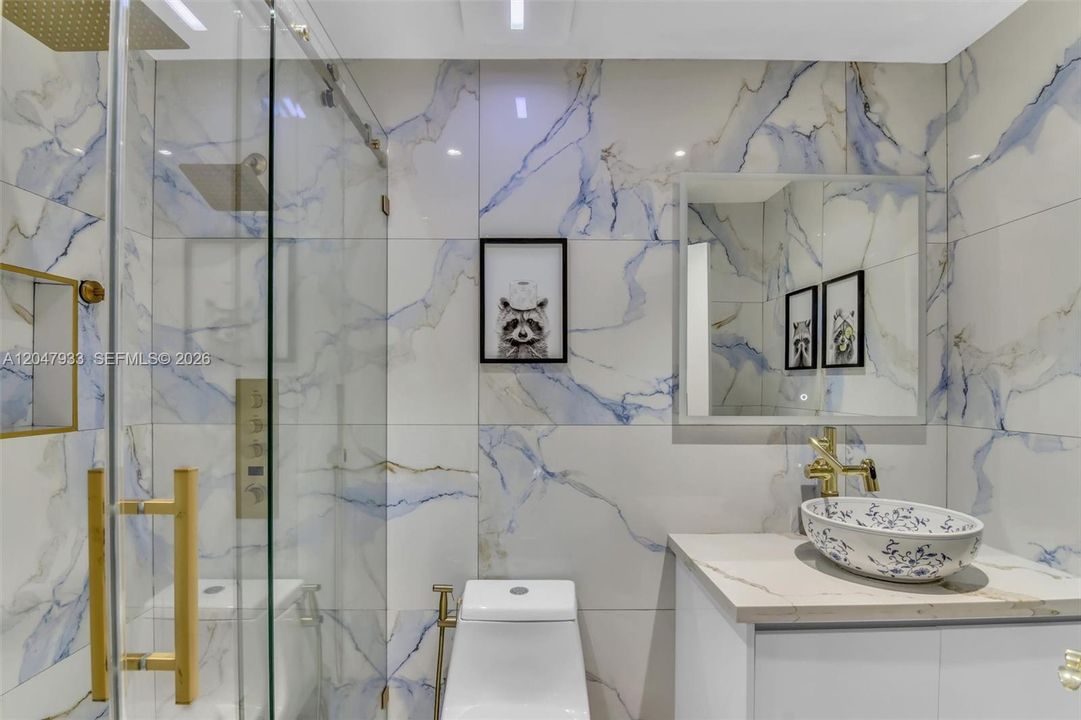 En Venta: $669,999 (3 camas, 2 baños, 1056 Pies cuadrados)