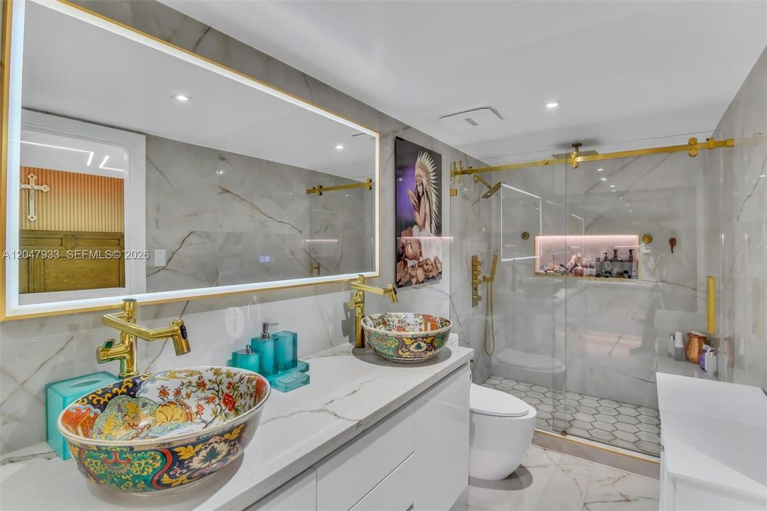 En Venta: $669,999 (3 camas, 2 baños, 1056 Pies cuadrados)