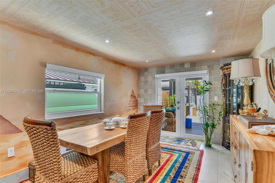 En Venta: $669,999 (3 camas, 2 baños, 1056 Pies cuadrados)