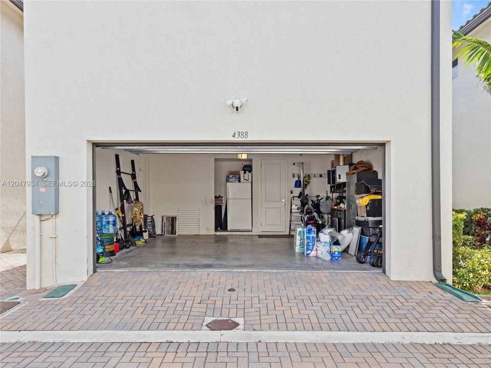В аренду: $6,500 (4 спален, 3 ванн, 2158 Квадратных фут)