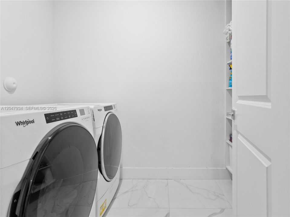 В аренду: $6,500 (4 спален, 3 ванн, 2158 Квадратных фут)