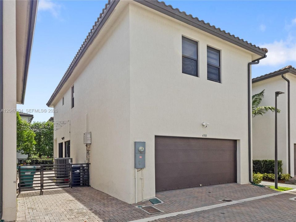 В аренду: $6,500 (4 спален, 3 ванн, 2158 Квадратных фут)