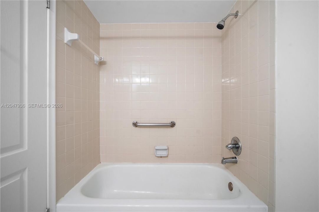 For Sale: $294,000 (3 beds, 3 baths, 2168 Square Feet)