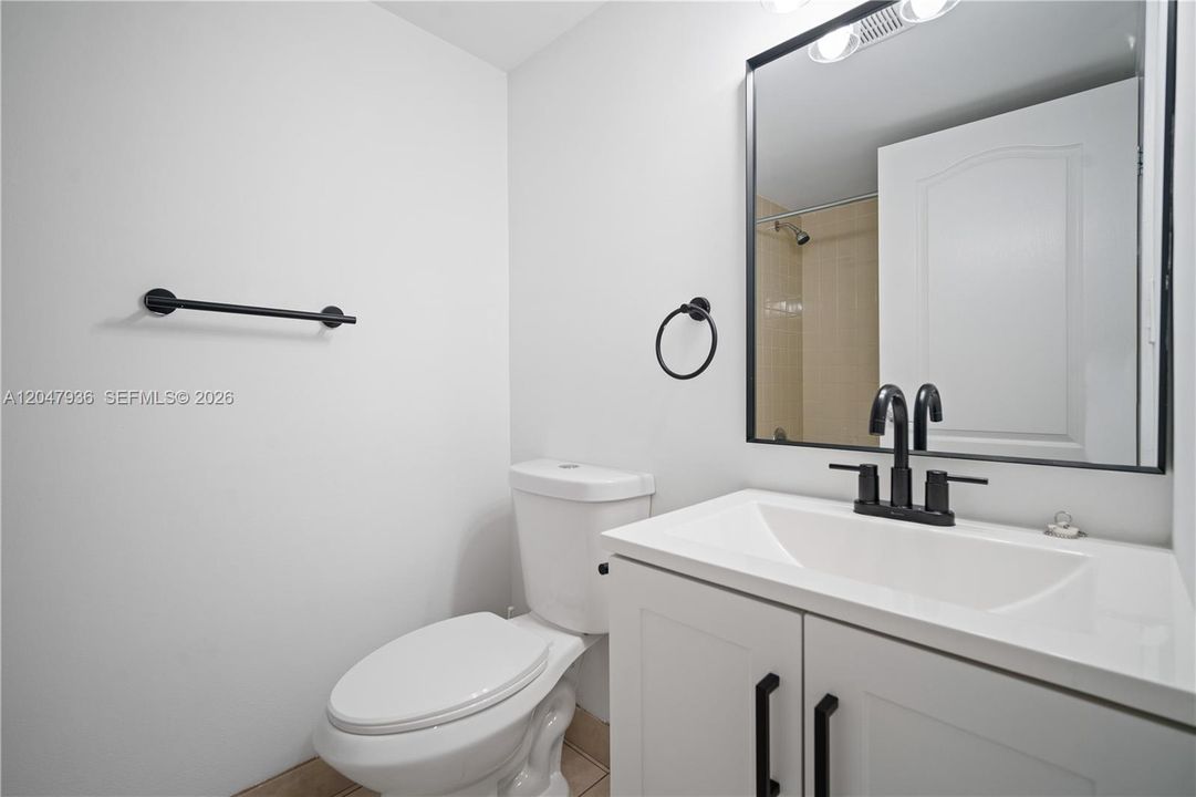 For Sale: $294,000 (3 beds, 3 baths, 2168 Square Feet)