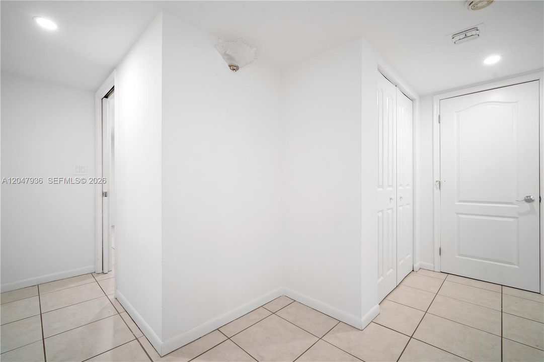 For Sale: $294,000 (3 beds, 3 baths, 2168 Square Feet)