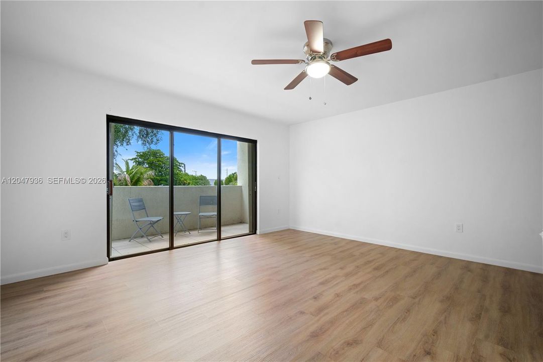 For Sale: $294,000 (3 beds, 3 baths, 2168 Square Feet)