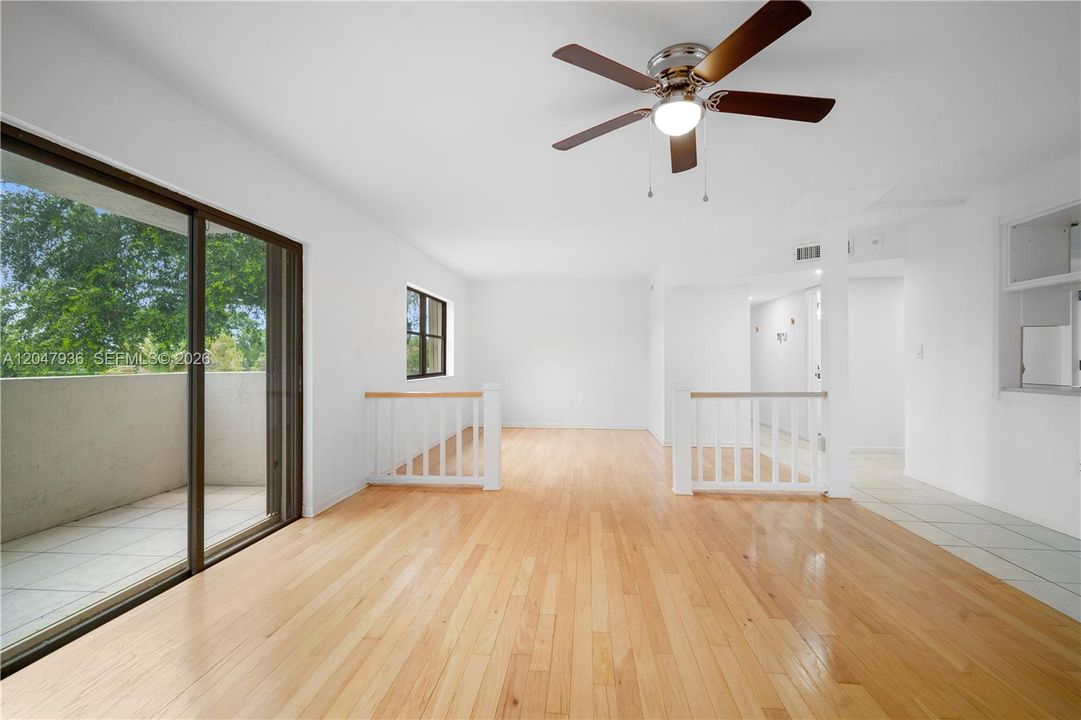 For Sale: $294,000 (3 beds, 3 baths, 2168 Square Feet)