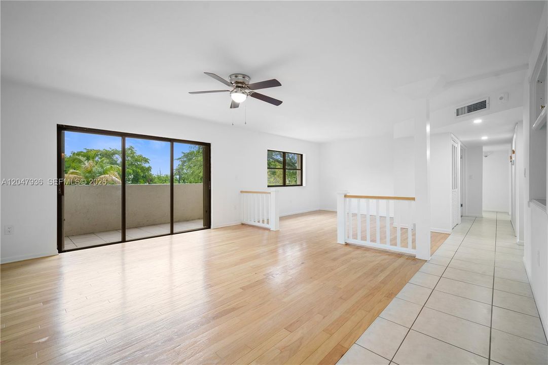 For Sale: $294,000 (3 beds, 3 baths, 2168 Square Feet)