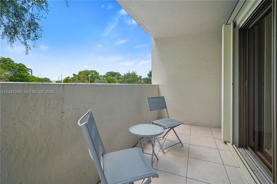 For Sale: $294,000 (3 beds, 3 baths, 2168 Square Feet)