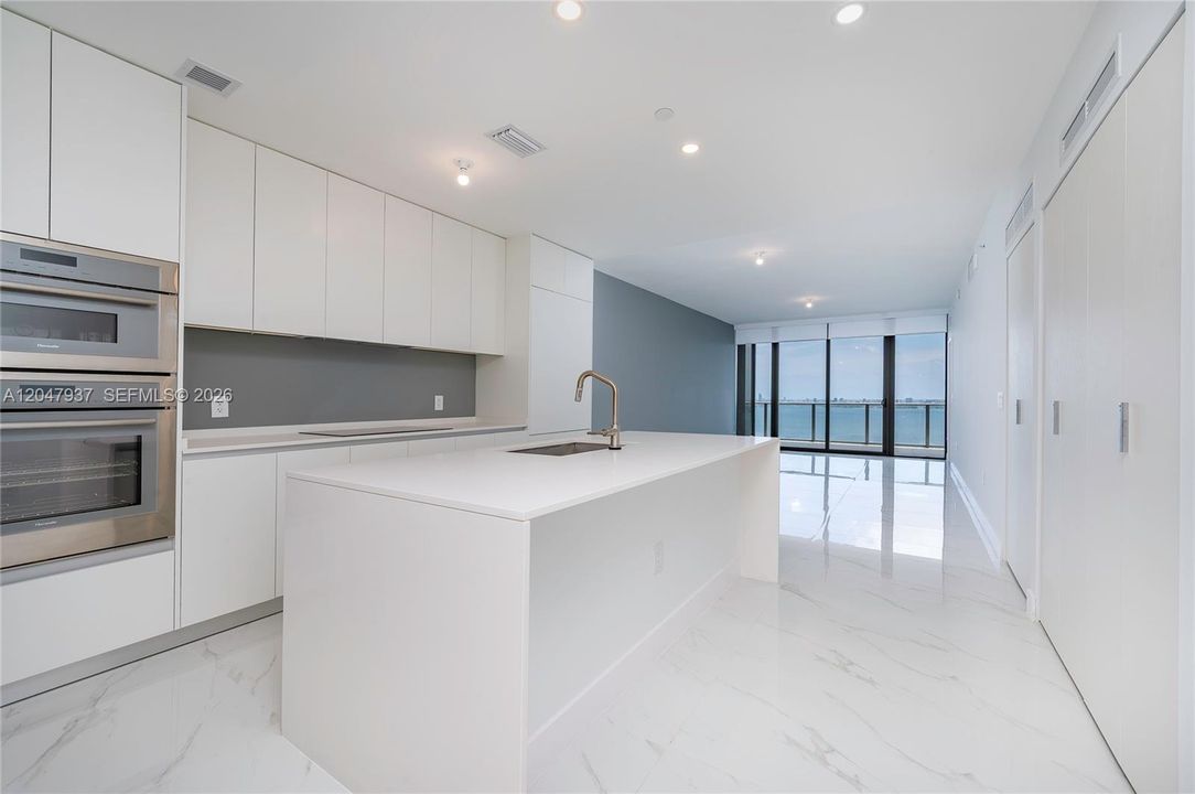 Spacious island great for entertaining