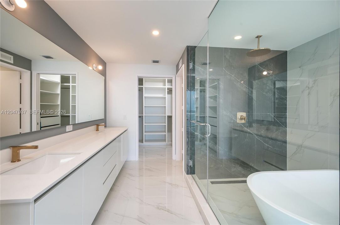 В аренду: $9,000 (2 спален, 3 ванн, 1283 Квадратных фут)