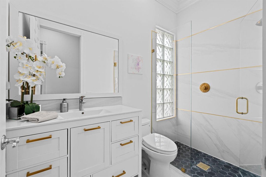33-web-or-mls-A7409845