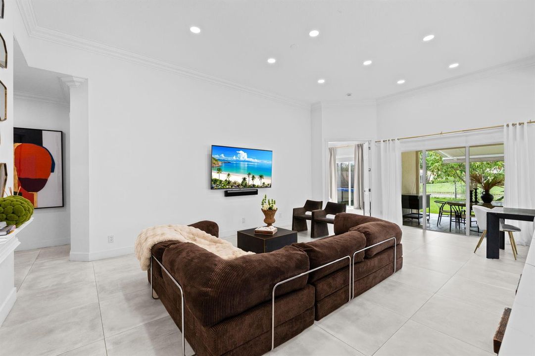 18-web-or-mls-A7409816
