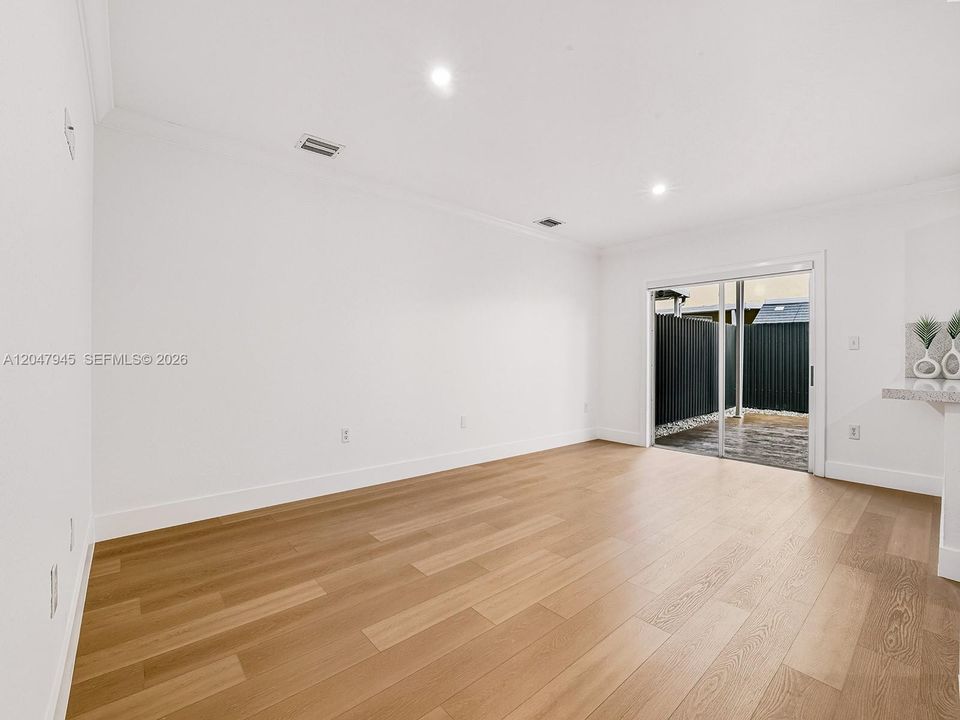 For Rent: $3,000 (3 beds, 2 baths, 1188 Square Feet)