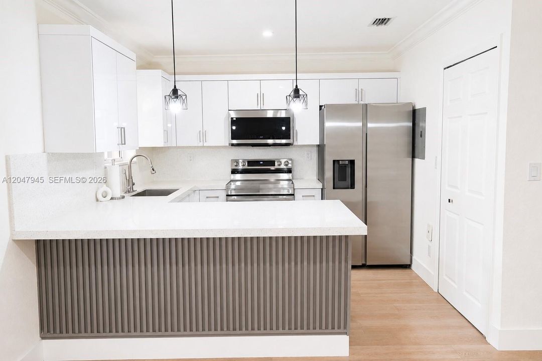 For Rent: $3,000 (3 beds, 2 baths, 1188 Square Feet)