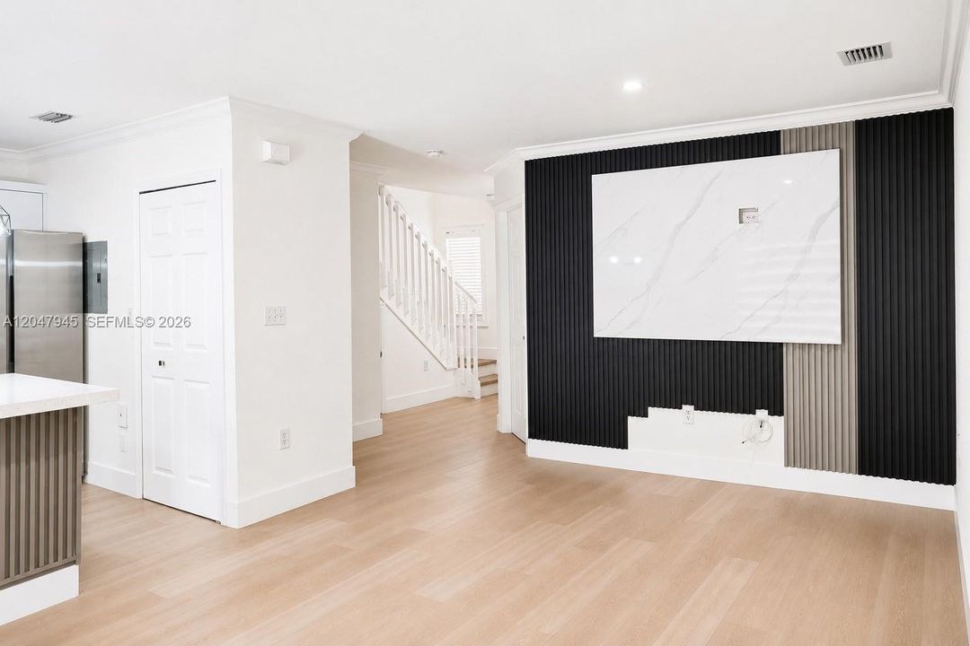 For Rent: $3,000 (3 beds, 2 baths, 1188 Square Feet)
