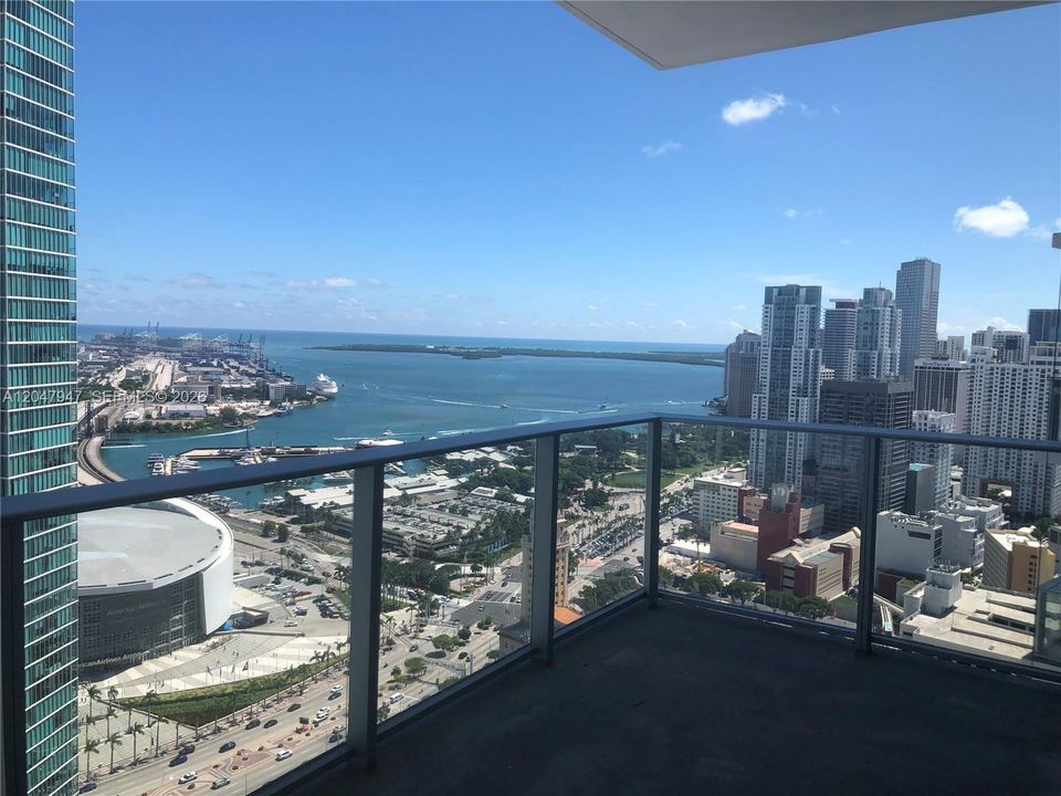 For Rent: $5,800 (1 beds, 2 baths, 1254 Square Feet)