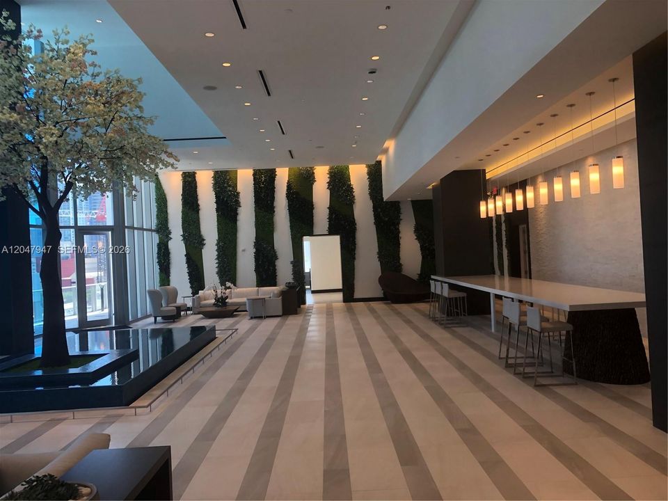 For Rent: $5,800 (1 beds, 2 baths, 1254 Square Feet)