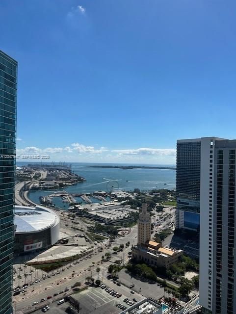 For Rent: $5,800 (1 beds, 2 baths, 1254 Square Feet)