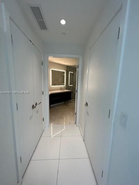 For Rent: $5,800 (1 beds, 2 baths, 1254 Square Feet)