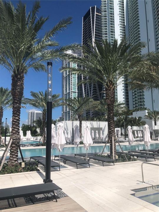 For Rent: $5,800 (1 beds, 2 baths, 1254 Square Feet)