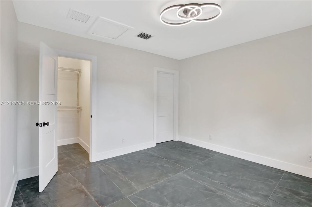 For Rent: $1,800 (1 beds, 1 baths, 6466 Square Feet)