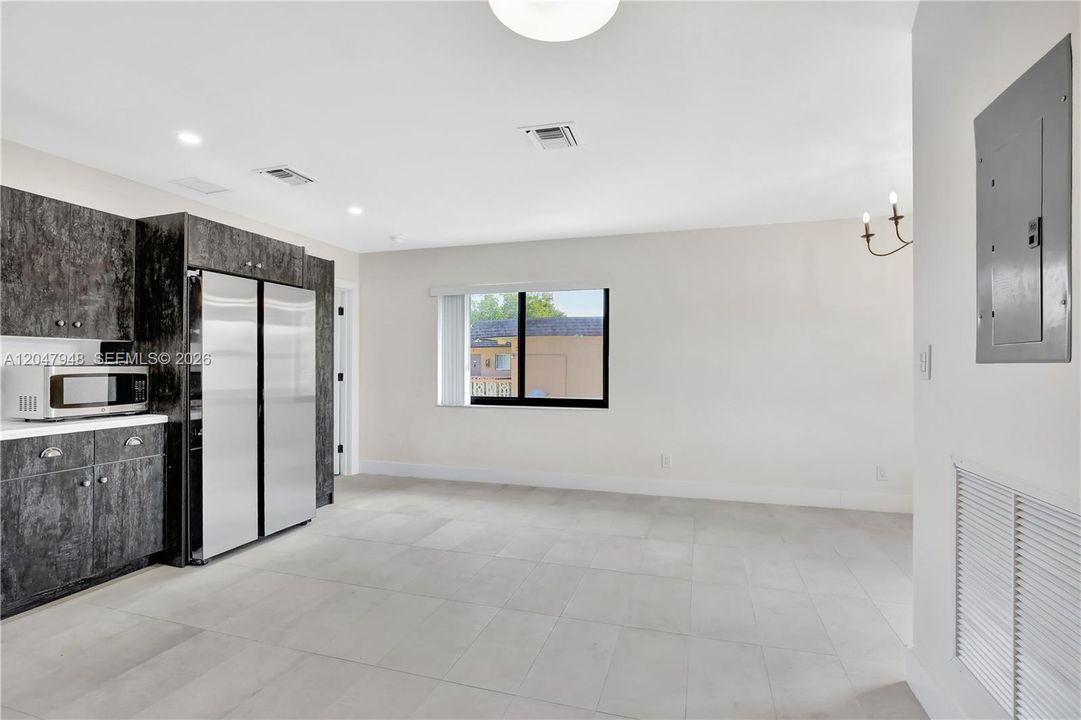 For Rent: $1,800 (1 beds, 1 baths, 6466 Square Feet)