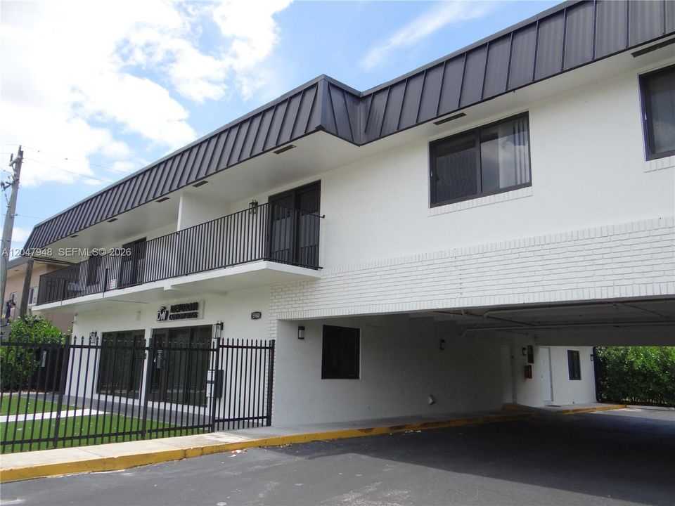 For Rent: $1,800 (1 beds, 1 baths, 6466 Square Feet)