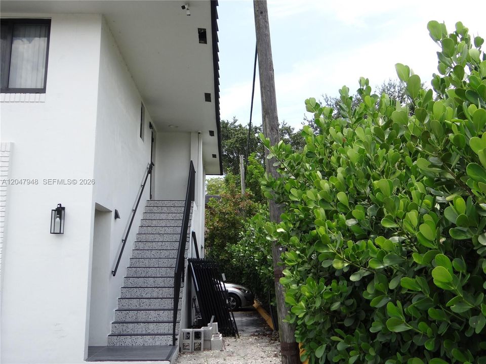 For Rent: $1,800 (1 beds, 1 baths, 6466 Square Feet)