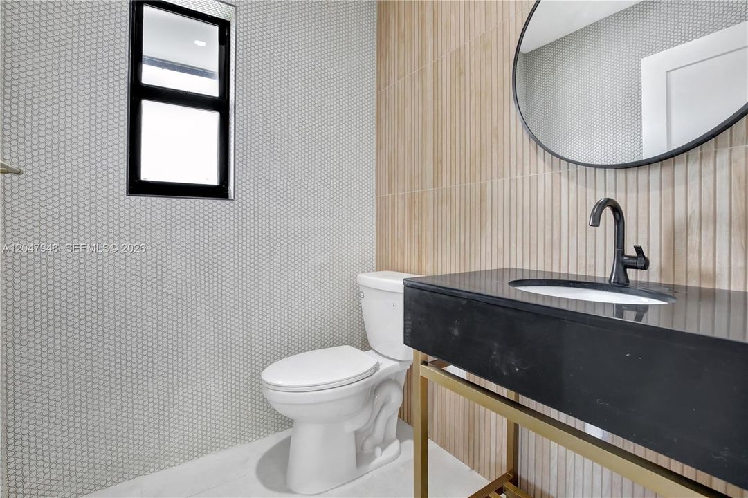 For Rent: $1,800 (1 beds, 1 baths, 6466 Square Feet)