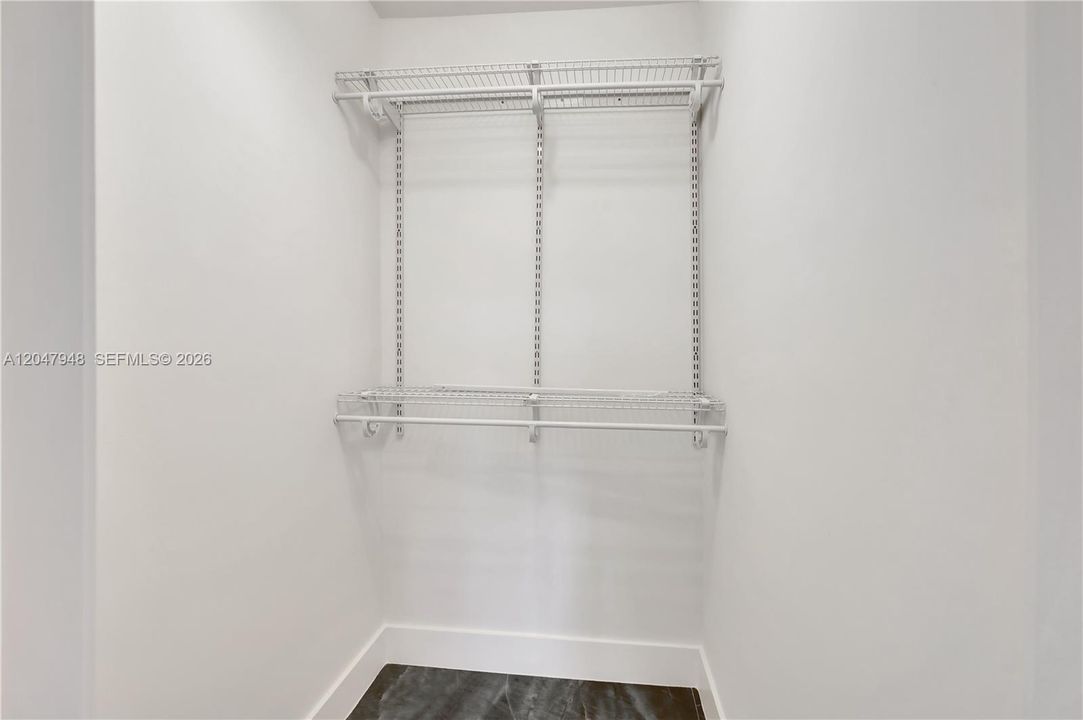 For Rent: $1,800 (1 beds, 1 baths, 6466 Square Feet)
