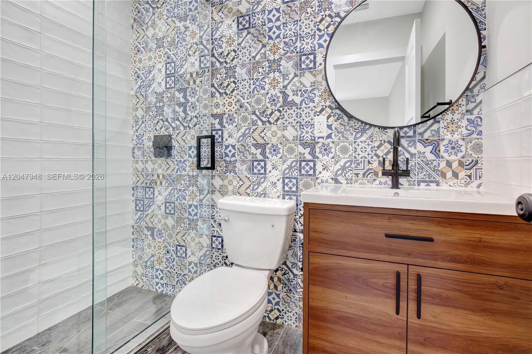 For Rent: $1,800 (1 beds, 1 baths, 6466 Square Feet)