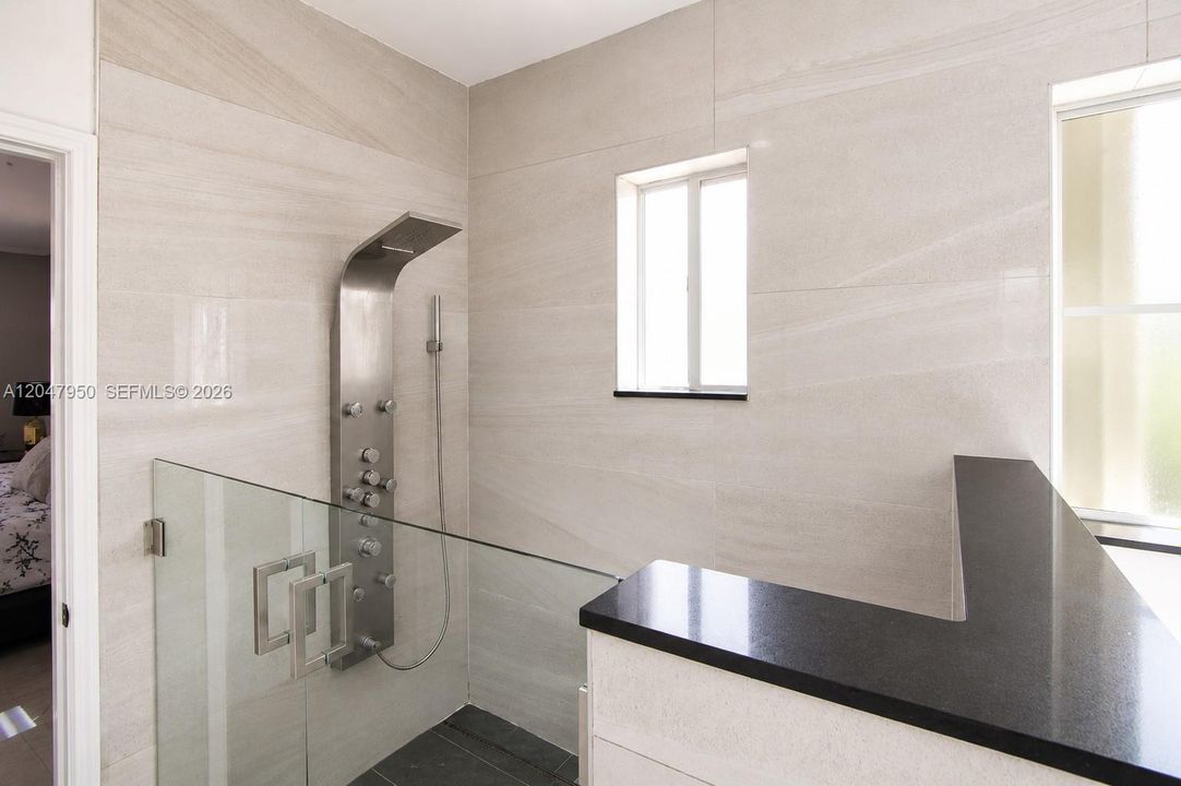 For Sale: $650,000 (5 beds, 3 baths, 2753 Square Feet)