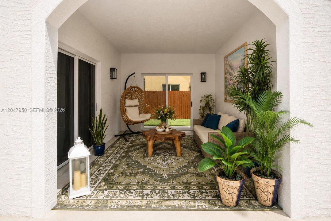 For Sale: $650,000 (5 beds, 3 baths, 2753 Square Feet)