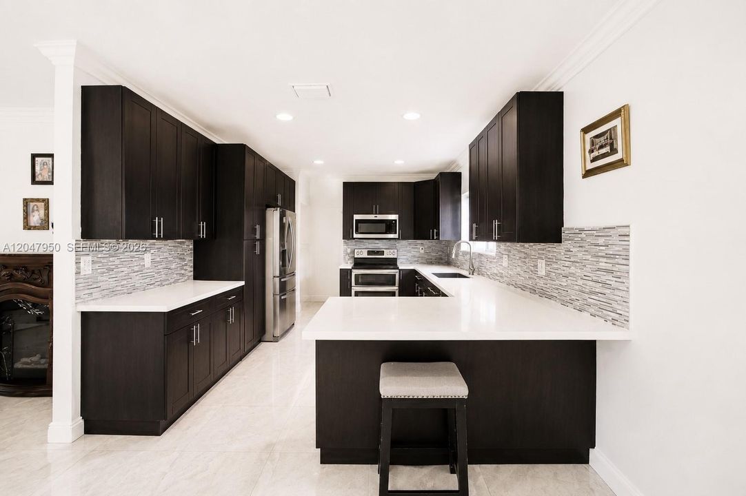For Sale: $650,000 (5 beds, 3 baths, 2753 Square Feet)