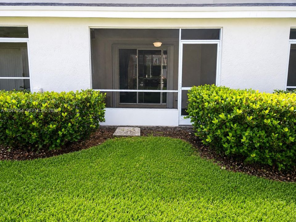 For Rent: $2,700 (2 beds, 1 baths, 1110 Square Feet)