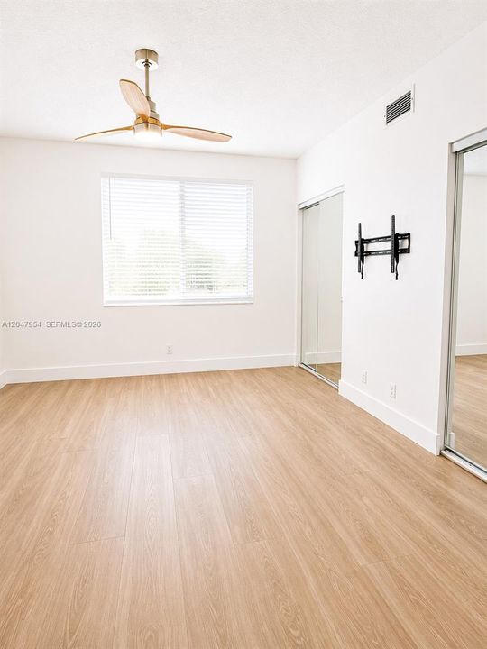 For Rent: $2,700 (2 beds, 1 baths, 1110 Square Feet)