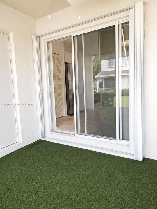 For Rent: $2,700 (2 beds, 1 baths, 1110 Square Feet)