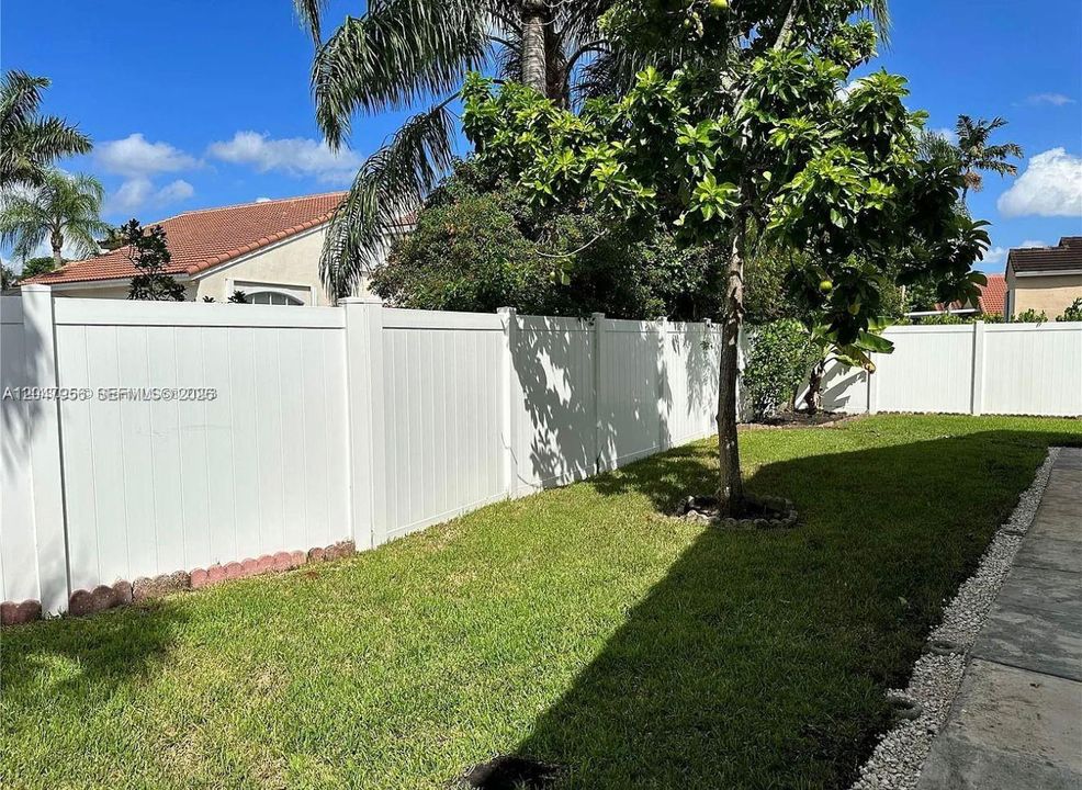 For Rent: $3,950 (3 beds, 2 baths, 1797 Square Feet)