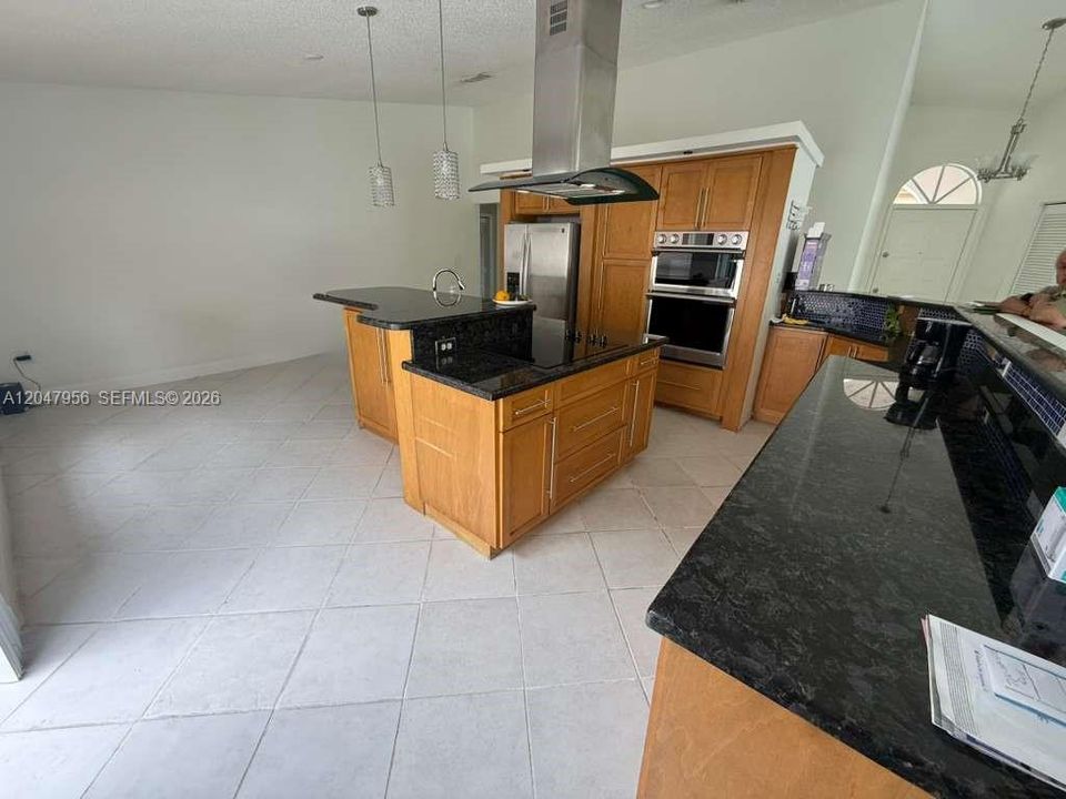For Rent: $3,950 (3 beds, 2 baths, 1797 Square Feet)