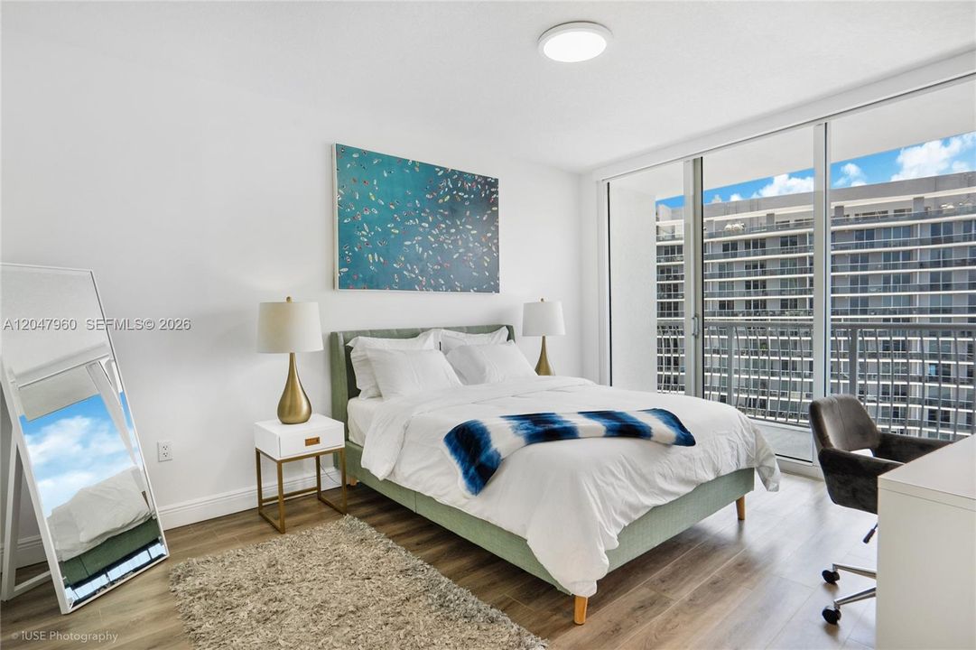 出租: $3,500 (1 贝兹, 1 浴室, 791 平方英尺)