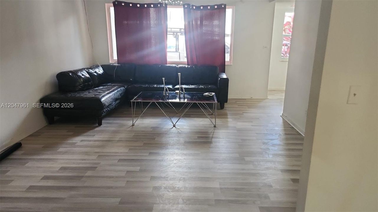 For Sale: $235,000 (3 beds, 2 baths, 1620 Square Feet)
