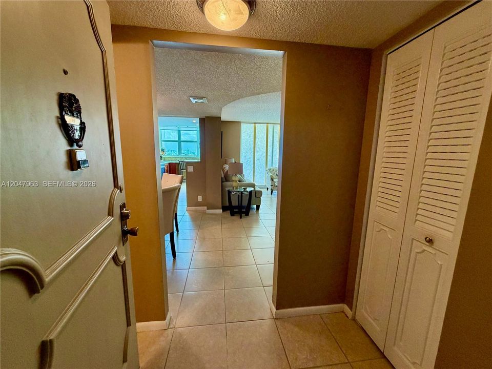 Entrance / Foyer