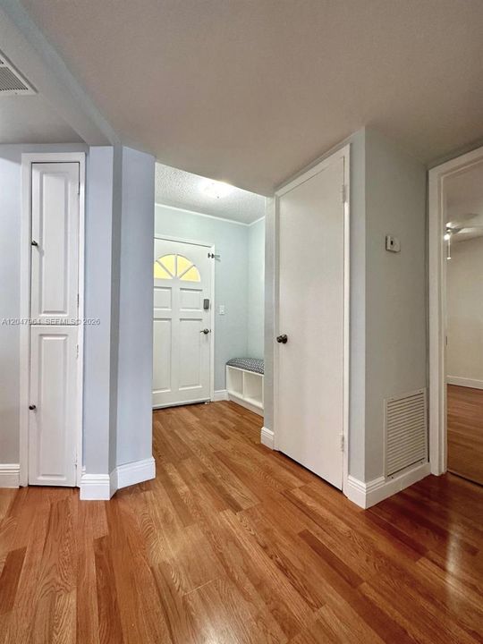 En Venta: $235,000 (2 camas, 2 baños, 1061 Pies cuadrados)
