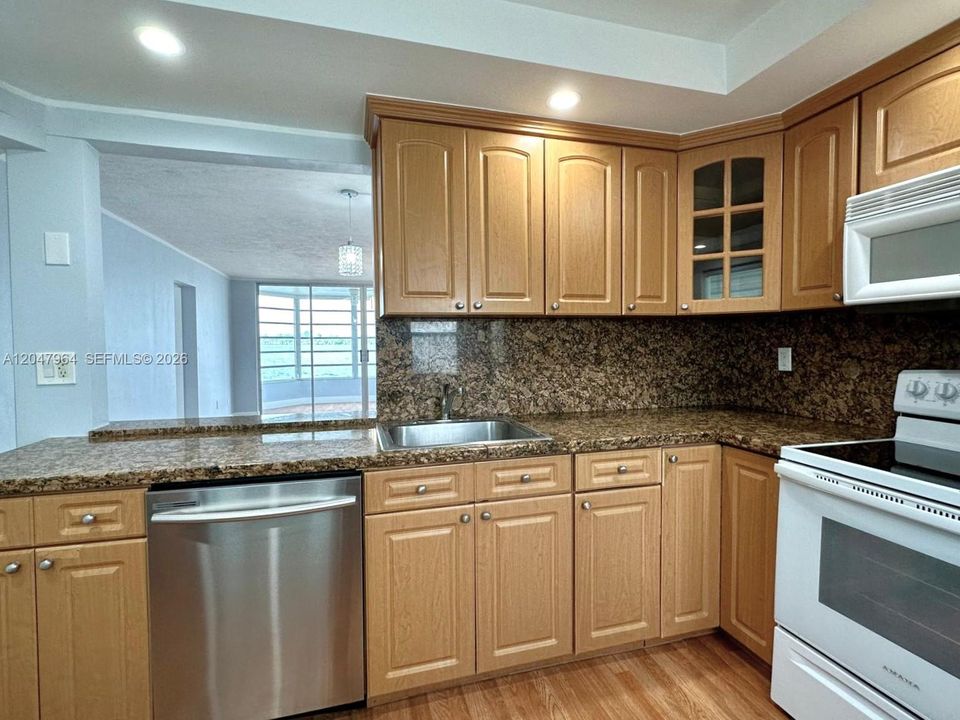 En Venta: $235,000 (2 camas, 2 baños, 1061 Pies cuadrados)