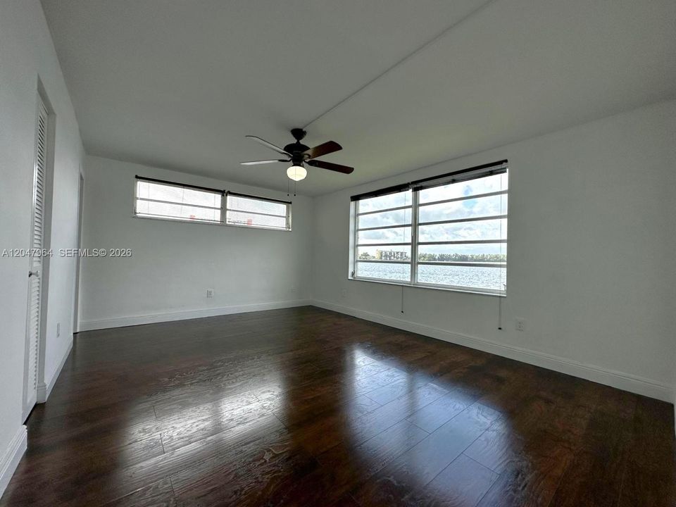 En Venta: $235,000 (2 camas, 2 baños, 1061 Pies cuadrados)