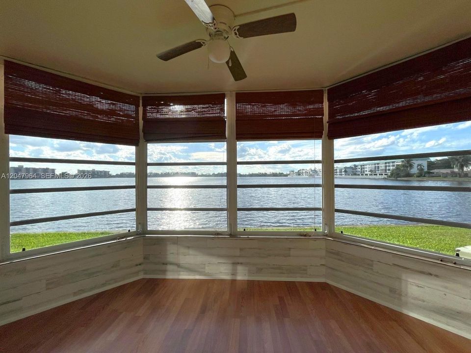 En Venta: $235,000 (2 camas, 2 baños, 1061 Pies cuadrados)
