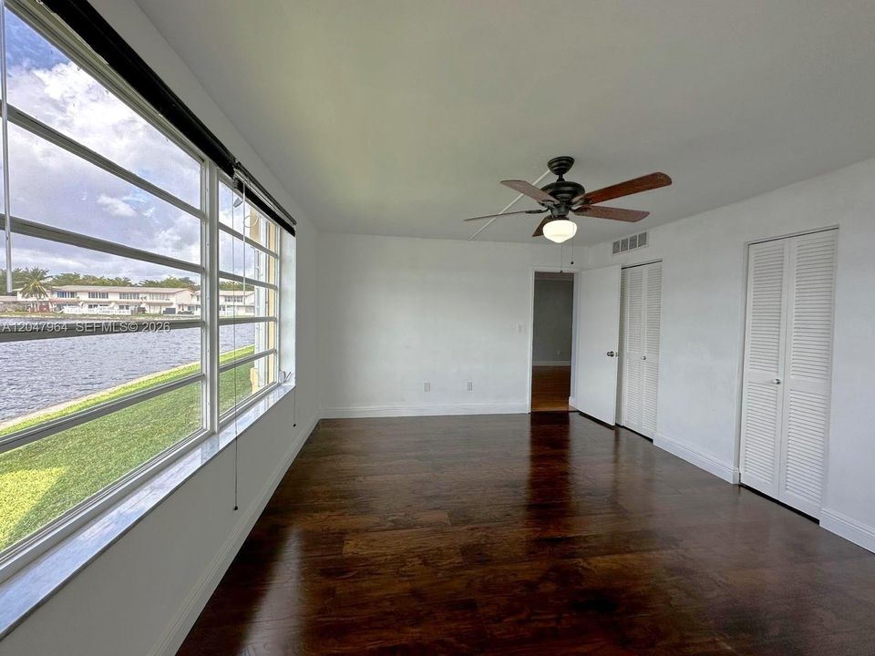 En Venta: $235,000 (2 camas, 2 baños, 1061 Pies cuadrados)