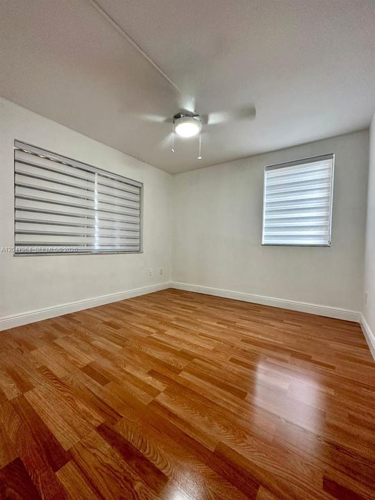 En Venta: $235,000 (2 camas, 2 baños, 1061 Pies cuadrados)